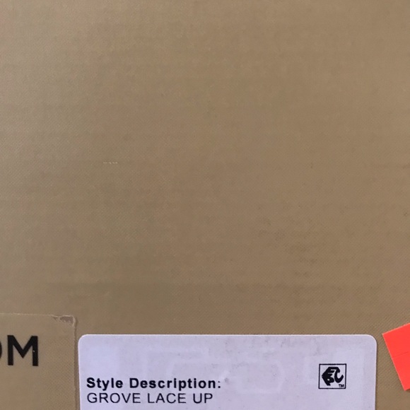 Micheal Kors  brand new silver lace up sneaker - Picture 11 of 15